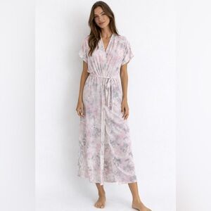 VENUS Pink and Gray Robe with Belt that Ties and slits up both sides